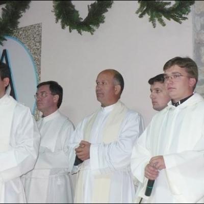 15 septembrie 2008: Iaşi "Sfânta Tereza a Pruncului Isus": Sfinţirea grotei dedicată Fecioarei Maria de la Lourdes şi a statuii papei Ioan Paul al II-lea