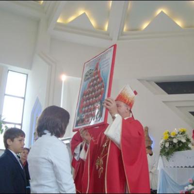 20 septembrie 2008: Administrarea Mirului în Parohia Piatra Neamţ "Sf. Tereza a Pruncului Isus"