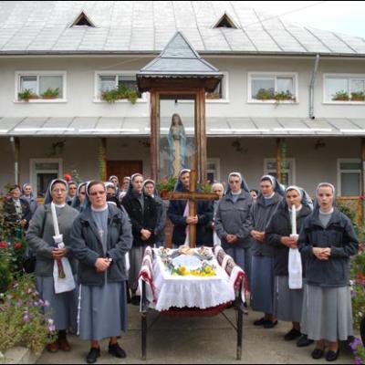 4 octombrie 2008: Hălăuceşti: Înmormântarea sorei Gabriela Muraru