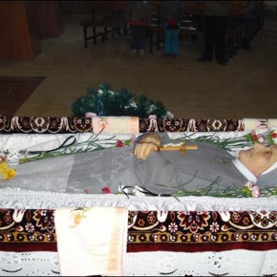 4 octombrie 2008: Hălăuceşti: Înmormântarea sorei Gabriela Muraru