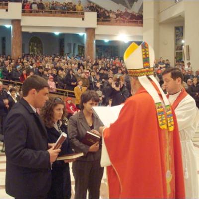 28 octombrie 2008: Bacău: Mandat misionar pentru trei tineri