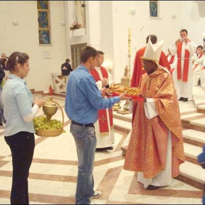 28 octombrie 2008: Bacău: Mandat misionar pentru trei tineri