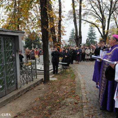 2 noiembrie 2008: Iaşi: Pomenirea tuturor credincioşilor răposaţi (FOCUS)