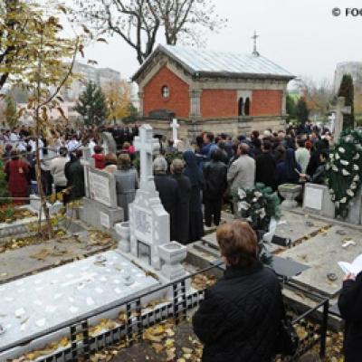 2 noiembrie 2008: Iaşi: Pomenirea tuturor credincioşilor răposaţi (FOCUS)