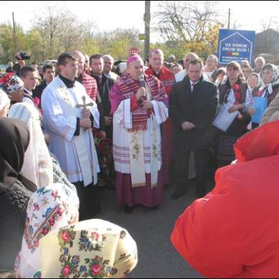 9 noiembrie 2008: Cleja: Sfinţirea unei noi biserici