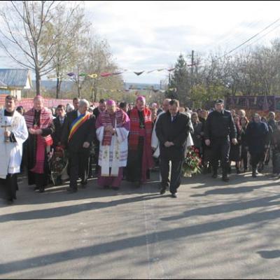 9 noiembrie 2008: Cleja: Sfinţirea unei noi biserici