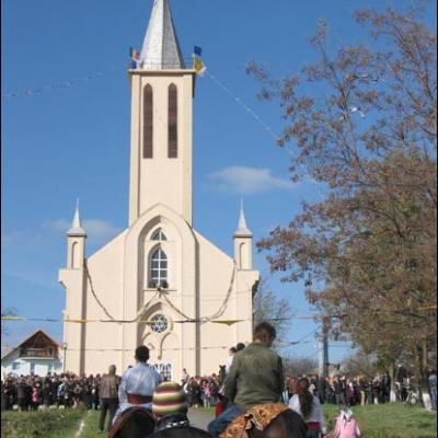 9 noiembrie 2008: Cleja: Sfinţirea unei noi biserici