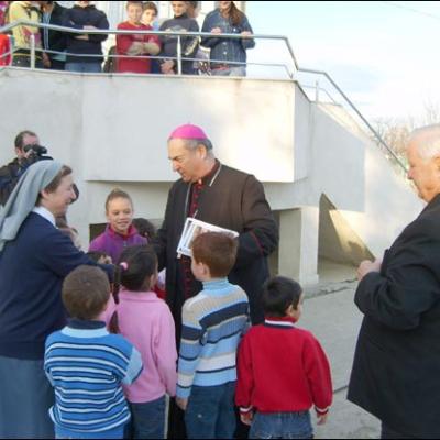 6 decembrie 2008: Baraţi: PS Petru Gherghel la Casa de copii "Sfânta Maria"