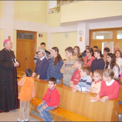 6 decembrie 2008: Baraţi: PS Petru Gherghel la Casa de copii "Sfânta Maria"