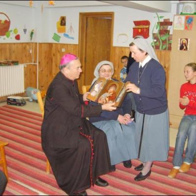 6 decembrie 2008: Baraţi: PS Petru Gherghel la Casa de copii "Sfânta Maria"