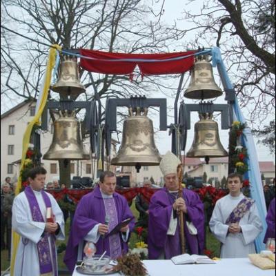 14 decembrie 2008: Butea: Sfinţirea clopotelor noi
