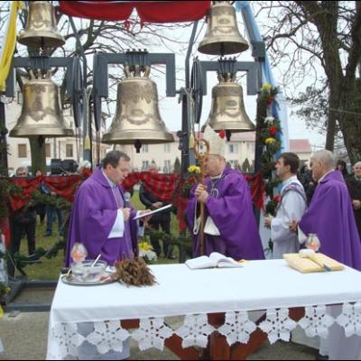 14 decembrie 2008: Butea: Sfinţirea clopotelor noi