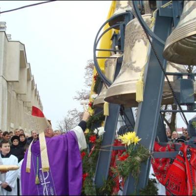 14 decembrie 2008: Butea: Sfinţirea clopotelor noi