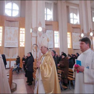 25 martie 2009: Bacău "Sfânta Cruce": Prima profesiune şi înnoirea voturilor în familia religioasă SCMP