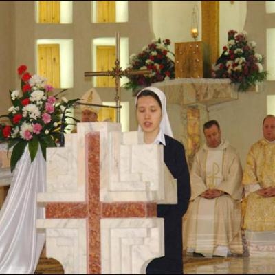 25 martie 2009: Bacău "Sfânta Cruce": Prima profesiune şi înnoirea voturilor în familia religioasă SCMP
