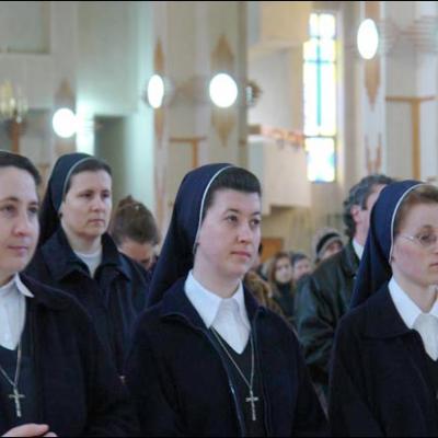 25 martie 2009: Bacău "Sfânta Cruce": Prima profesiune şi înnoirea voturilor în familia religioasă SCMP