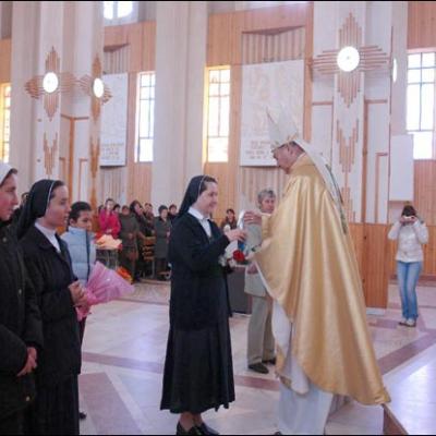 25 martie 2009: Bacău "Sfânta Cruce": Prima profesiune şi înnoirea voturilor în familia religioasă SCMP