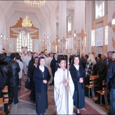 25 martie 2009: Bacău "Sfânta Cruce": Prima profesiune şi înnoirea voturilor în familia religioasă SCMP