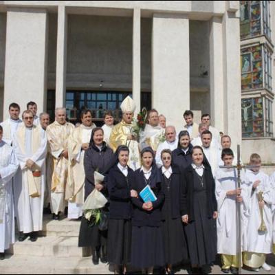 25 martie 2009: Bacău "Sfânta Cruce": Prima profesiune şi înnoirea voturilor în familia religioasă SCMP