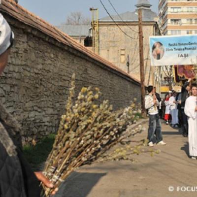 5 aprilie 2009: Iaşi: Duminica Floriilor şi Ziua Mondială a Tineretului (FOCUS)