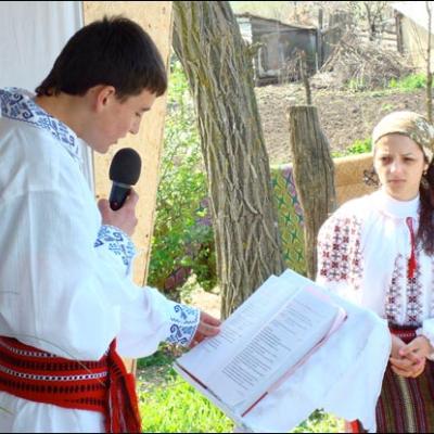 13 aprilie 2009: Fântânele Vechi: Sfinţirea pietrei de temelie a viitoarei biserici cu hramul "Sfinţii Petru şi Paul"
