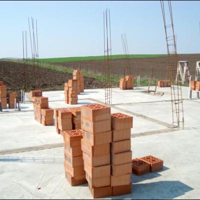 13 aprilie 2009: Moara: Binecuvântarea lucrării de construcţie la noul centru parohial de către PS Aurel Percă