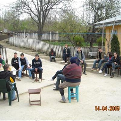 14 aprilie 2009: Horleşti: Tineri, adversari ai singurătăţii!
