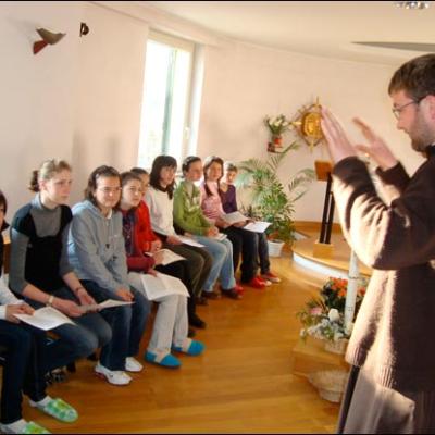 15 aprilie 2009: Târgu Ocna: Campus vocaţional pentru tinere