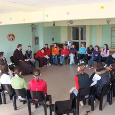 15 aprilie 2009: Târgu Ocna: Campus vocaţional pentru tinere