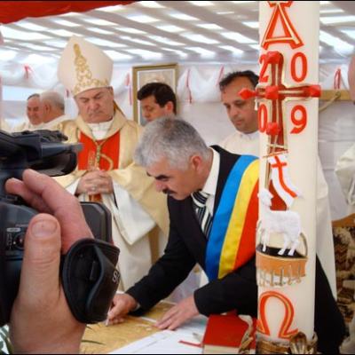 26 aprilie 2009: Iugani: Sfinţirea pietrei de temelie a noii biserici