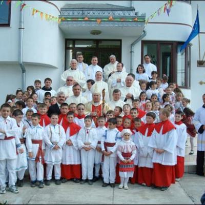 26 aprilie 2009: Iugani: Sfinţirea pietrei de temelie a noii biserici