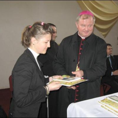 1-3 mai 2009: Roman: Prima olimpiadă interjudeţeană de religie