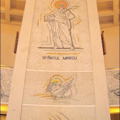 10 mai 2009: Iaşi: Noi mozaicuri în catedrala "Sfânta Fecioară Maria, Regină"