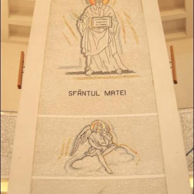 10 mai 2009: Iaşi: Noi mozaicuri în catedrala "Sfânta Fecioară Maria, Regină"