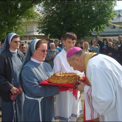 16 mai 2009: Hălăuceşti: Surorile Franciscane Misionare de Assisi - 90 de ani în România