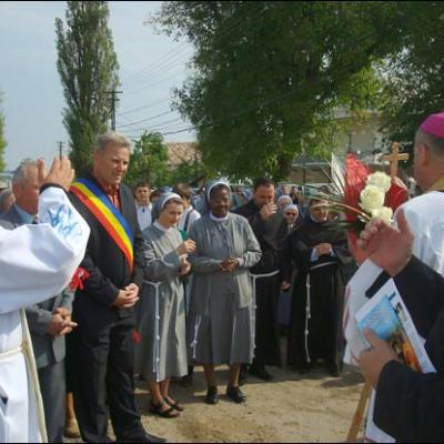 16 mai 2009: Hălăuceşti: Surorile Franciscane Misionare de Assisi - 90 de ani în România
