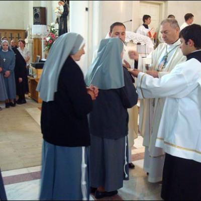 16 mai 2009: Hălăuceşti: Surorile Franciscane Misionare de Assisi - 90 de ani în România