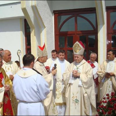 24 mai 2009: Valea Mică: Consacrarea altarului şi sfinţirea bisericii