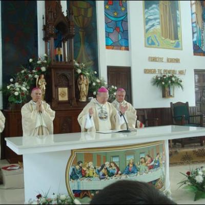 24 mai 2009: Valea Mică: Consacrarea altarului şi sfinţirea bisericii