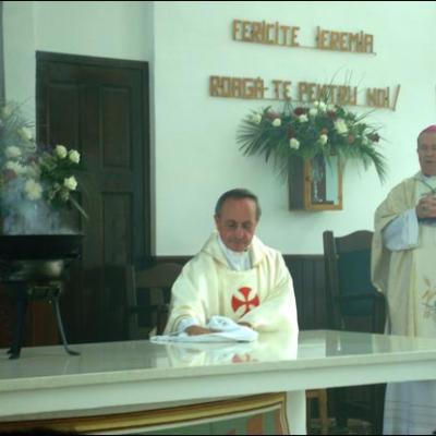 24 mai 2009: Valea Mică: Consacrarea altarului şi sfinţirea bisericii