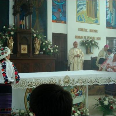 24 mai 2009: Valea Mică: Consacrarea altarului şi sfinţirea bisericii