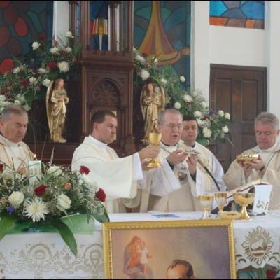 24 mai 2009: Valea Mică: Consacrarea altarului şi sfinţirea bisericii