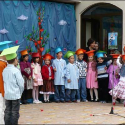 30 mai 2009: Iaşi: Aniversarul Grădiniţei "Surorile Providenţei" (Foto: Ovidiu Bişog)