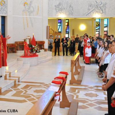 31 mai 2009: Iaşi: Administrarea Mirului în Parohia "Adormirea Maicii Domnului" (FOCUS)