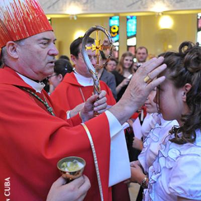 31 mai 2009: Iaşi: Administrarea Mirului în Parohia "Adormirea Maicii Domnului" (FOCUS)