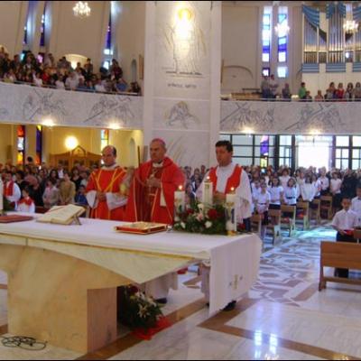31 mai 2009: Iaşi: Administrarea Mirului în Parohia "Adormirea Maicii Domnului"