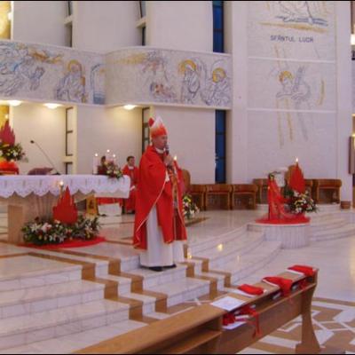 31 mai 2009: Iaşi: Administrarea Mirului în Parohia "Adormirea Maicii Domnului"
