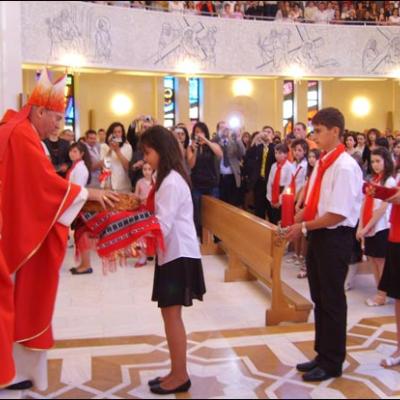 31 mai 2009: Iaşi: Administrarea Mirului în Parohia "Adormirea Maicii Domnului"