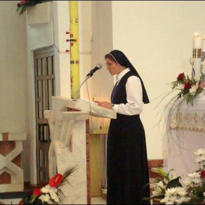 2 iunie 2009: Bacău: Profesiunea perpetuă a 10 surori în cadrul Institutului "Slujitoarele lui Cristos, Marele Preot"