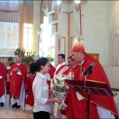 7 iunie 2009: Bacău: Administrarea Mirului în Parohia "Sfânta Cruce"